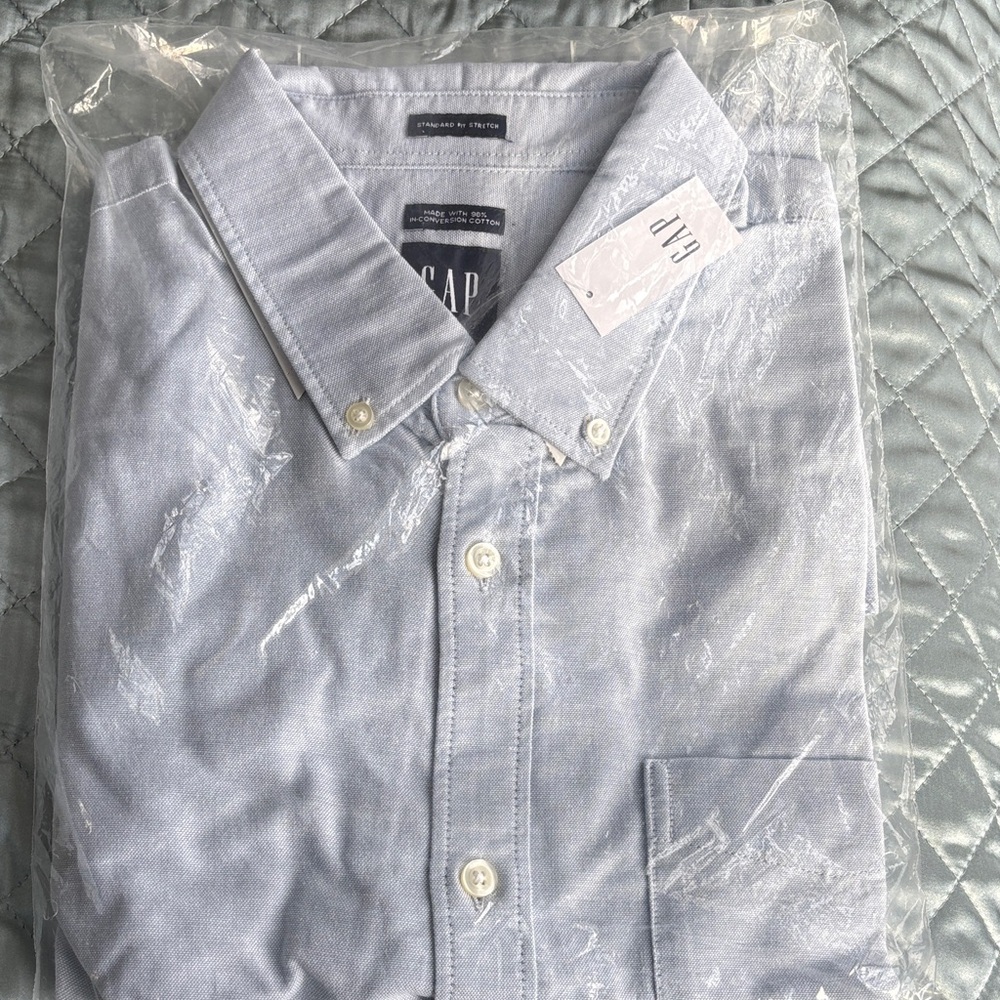 GAP Men's Soft Blue Casual Shirt